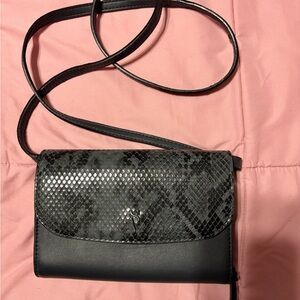 Simply Vera Vera Wang Signature Crossbody Bag